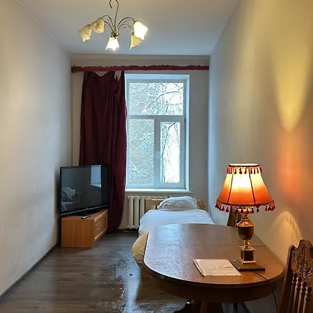 Aivisapartment Hostel *