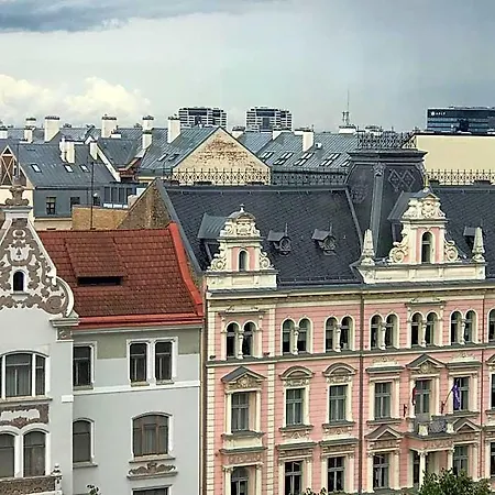 אכסניה Aivisapartment