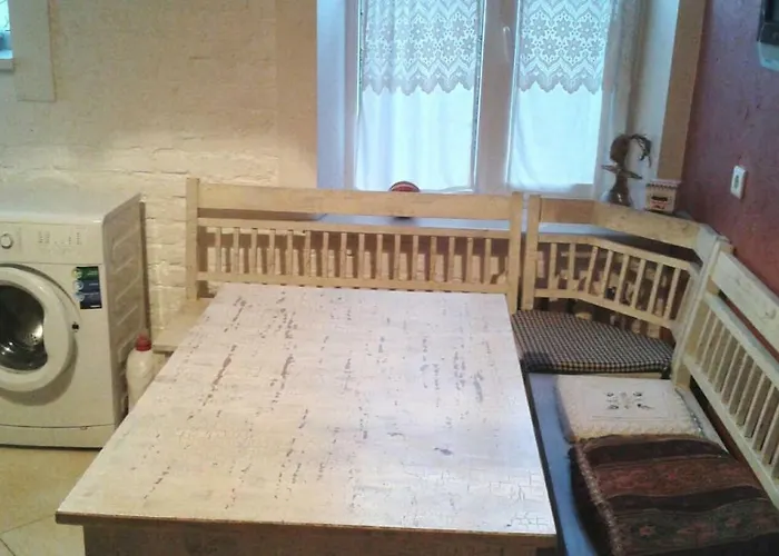 Aivisapartment Hostal