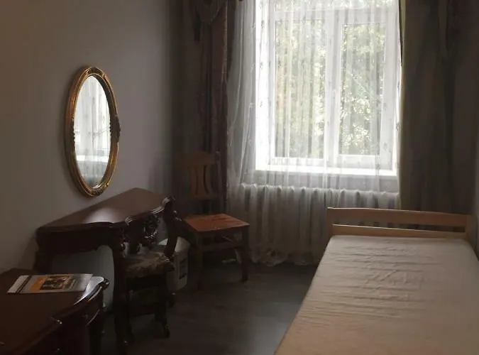 Aivisapartment Hostal *