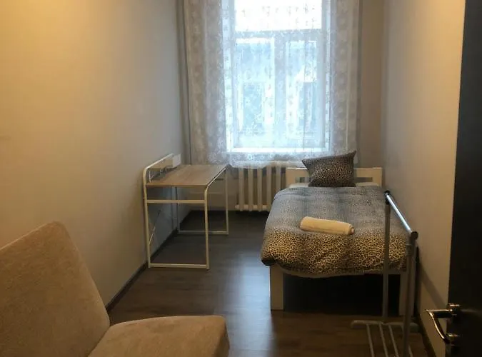 Aivisapartment Hostel *